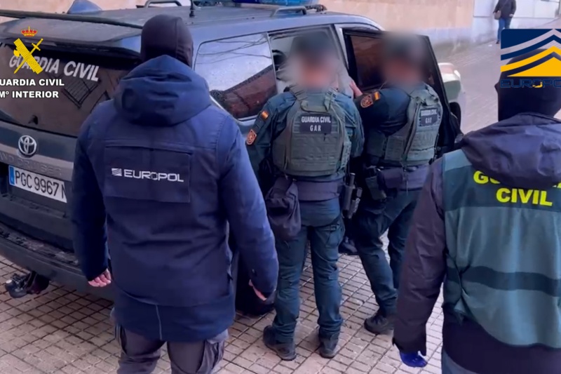 Detenidas tres personas por su vinculación con el terrorismo yihadista