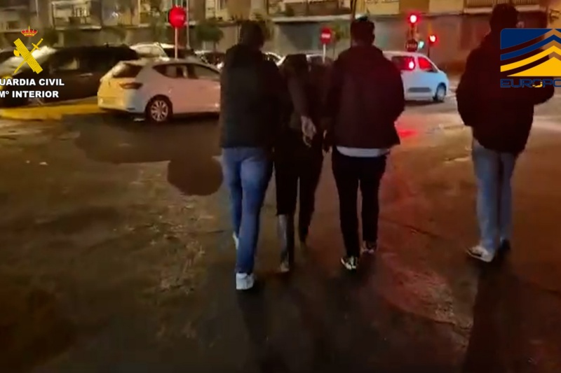 Detenidas tres personas por su vinculación con el terrorismo yihadista